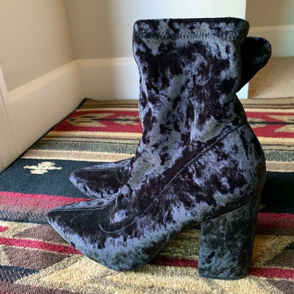 H&M Divided Velvet Block Heeled Pull On Boots - Picture 4 of 8